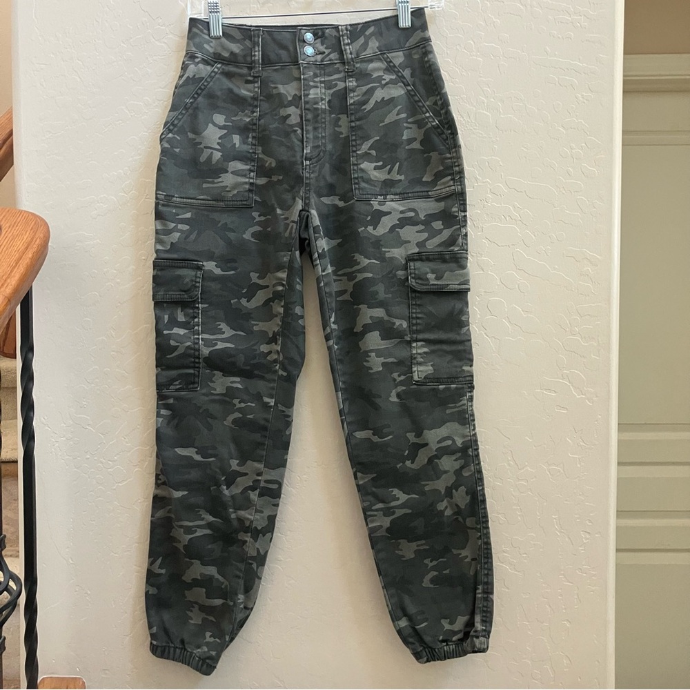 Arizona Juniors’ Camo Pants Sz 1